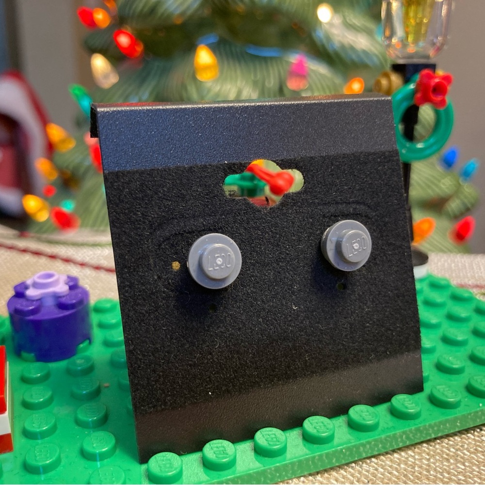 Gray Lego Stud Earrings (Round)